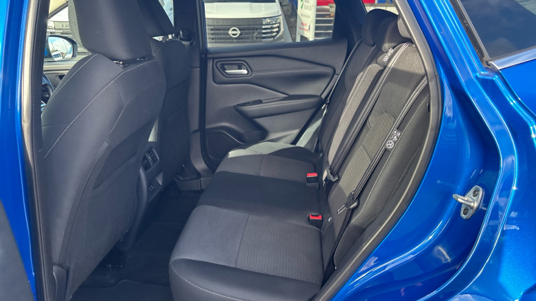 Nissan Qashqai 1.3 DiG-T MH N-Connecta 5dr Petrol Hatchback